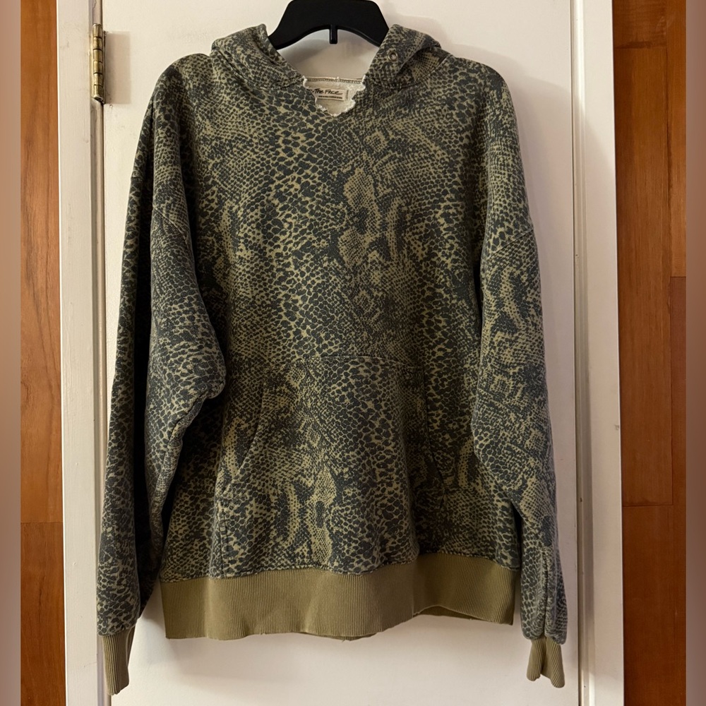 Free People We The Free It’s a Vibe Sweatshirt - Picture 3 of 5